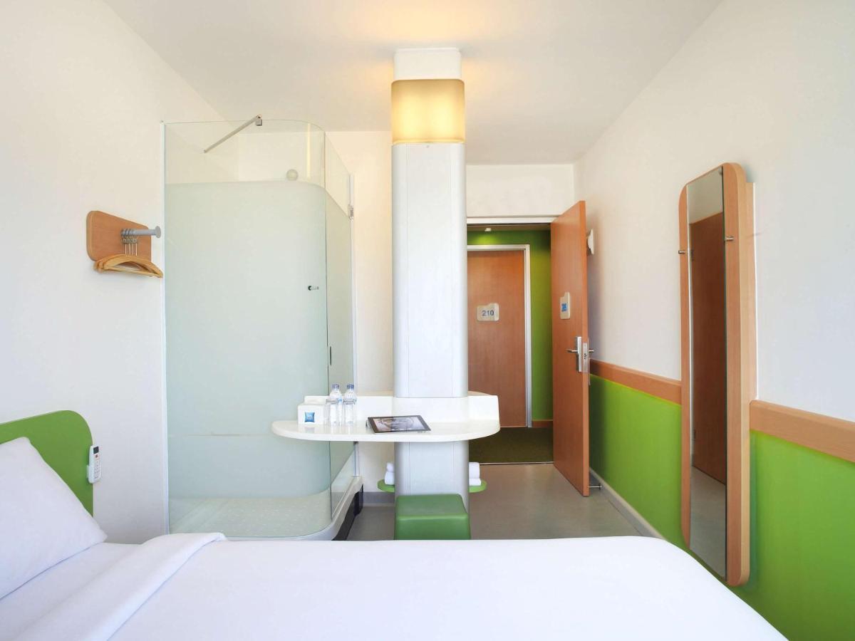 Cordia Hotel Surabaya Airport - Hotel Dalam Bandara - Formerly Ibis Budget Surabaya Airport Sidoarjo Buitenkant foto