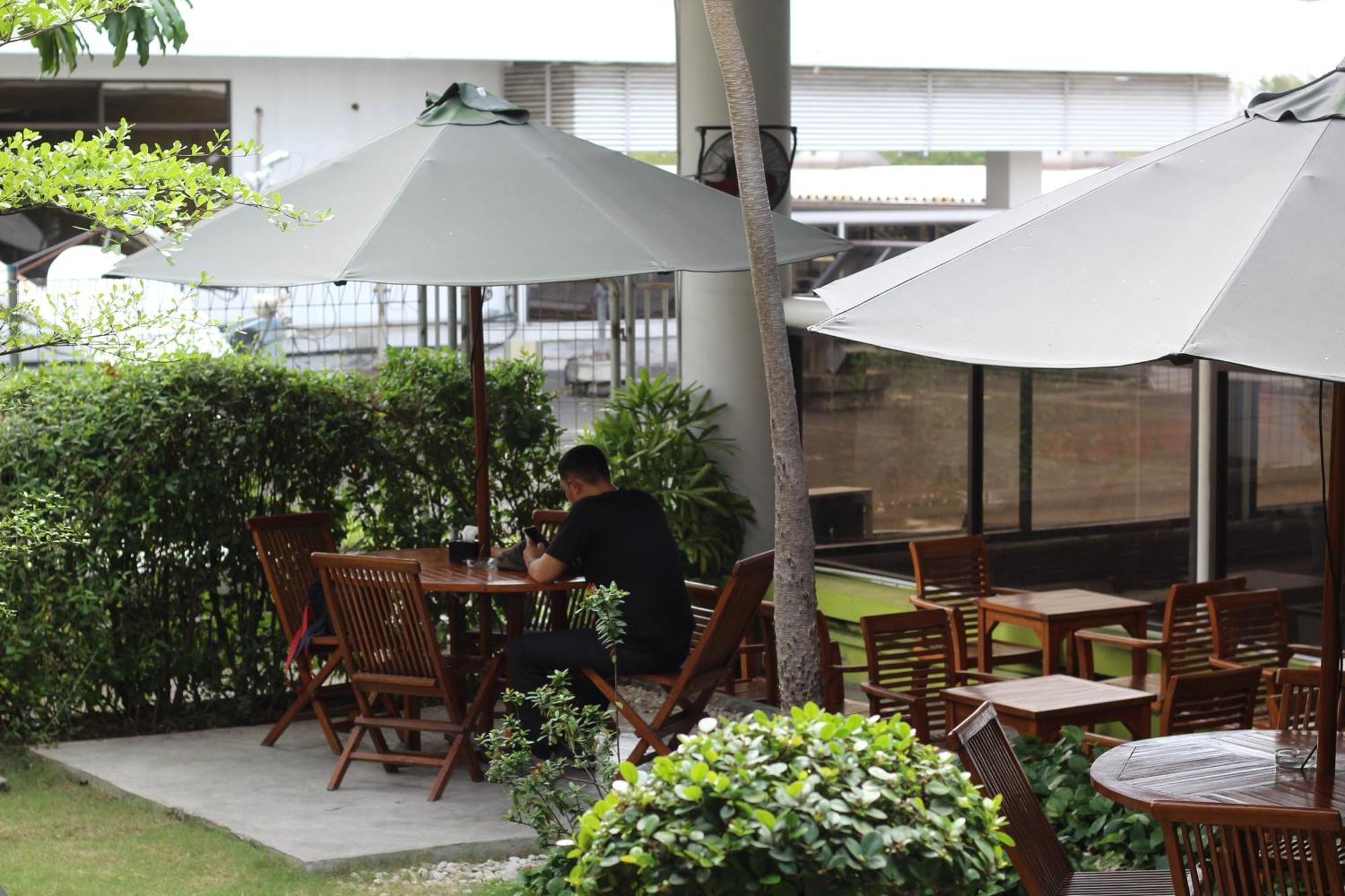 Cordia Hotel Surabaya Airport - Hotel Dalam Bandara - Formerly Ibis Budget Surabaya Airport Sidoarjo Buitenkant foto