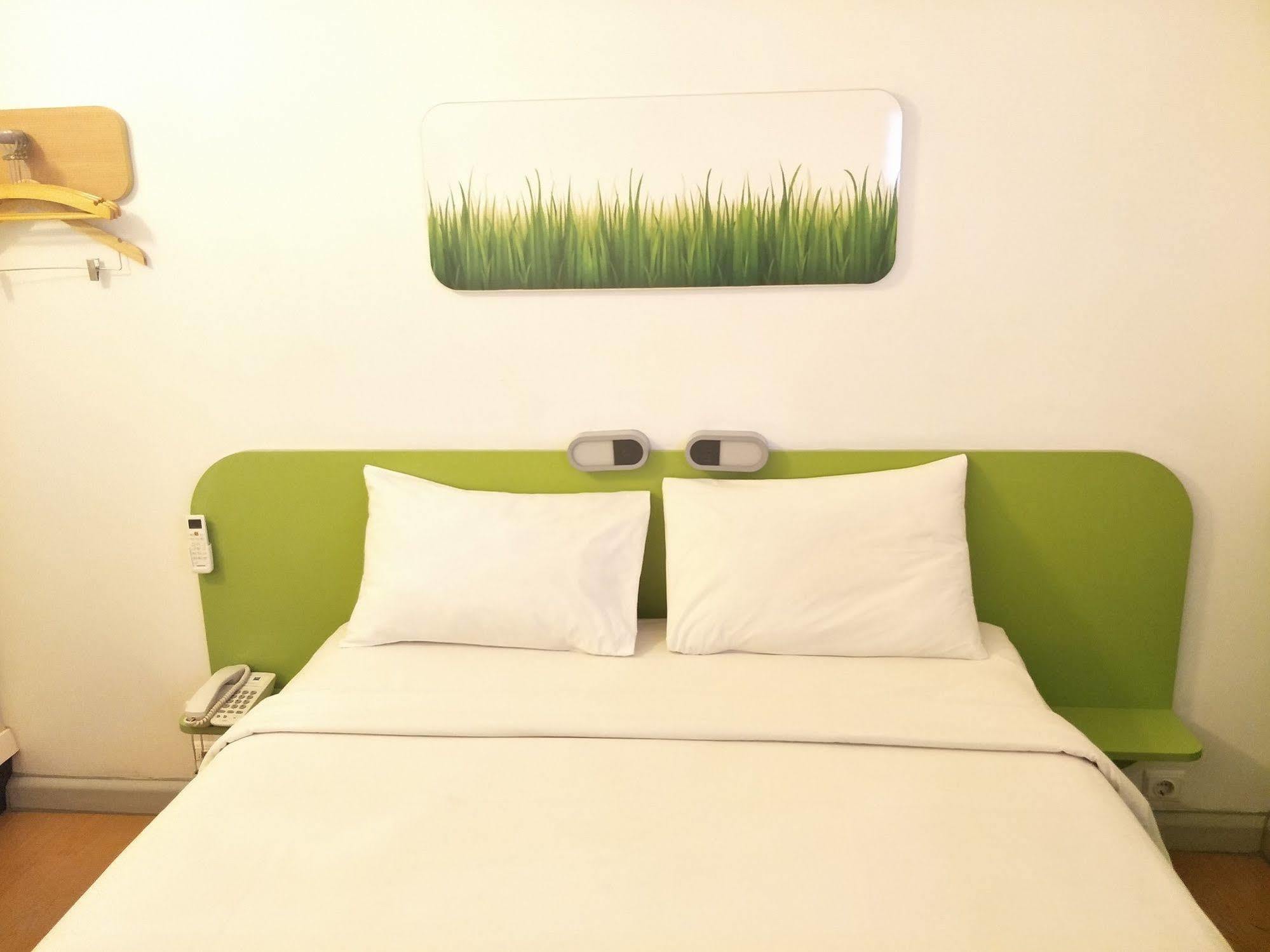 Cordia Hotel Surabaya Airport - Hotel Dalam Bandara - Formerly Ibis Budget Surabaya Airport Sidoarjo Buitenkant foto