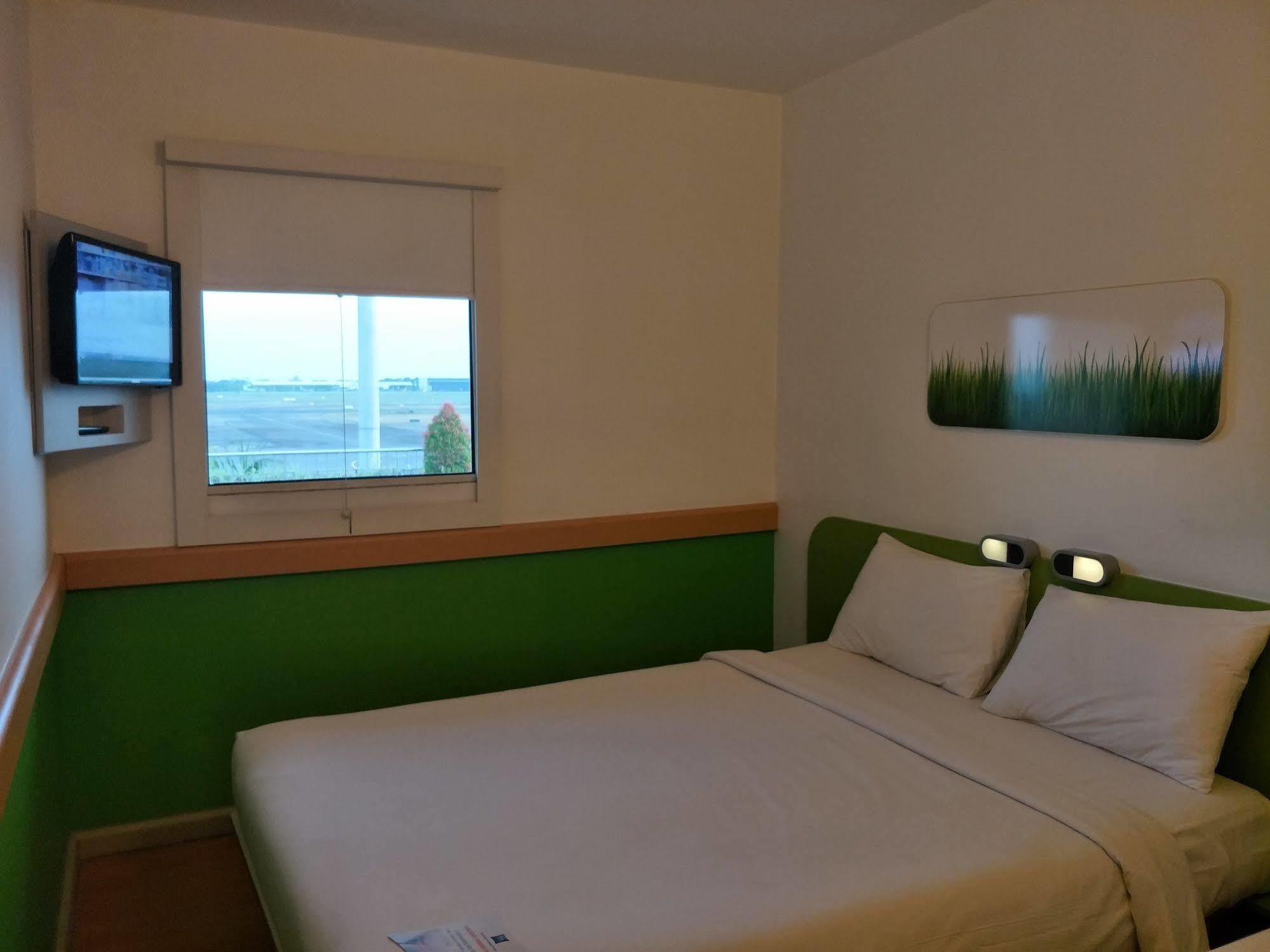 Cordia Hotel Surabaya Airport - Hotel Dalam Bandara - Formerly Ibis Budget Surabaya Airport Sidoarjo Buitenkant foto