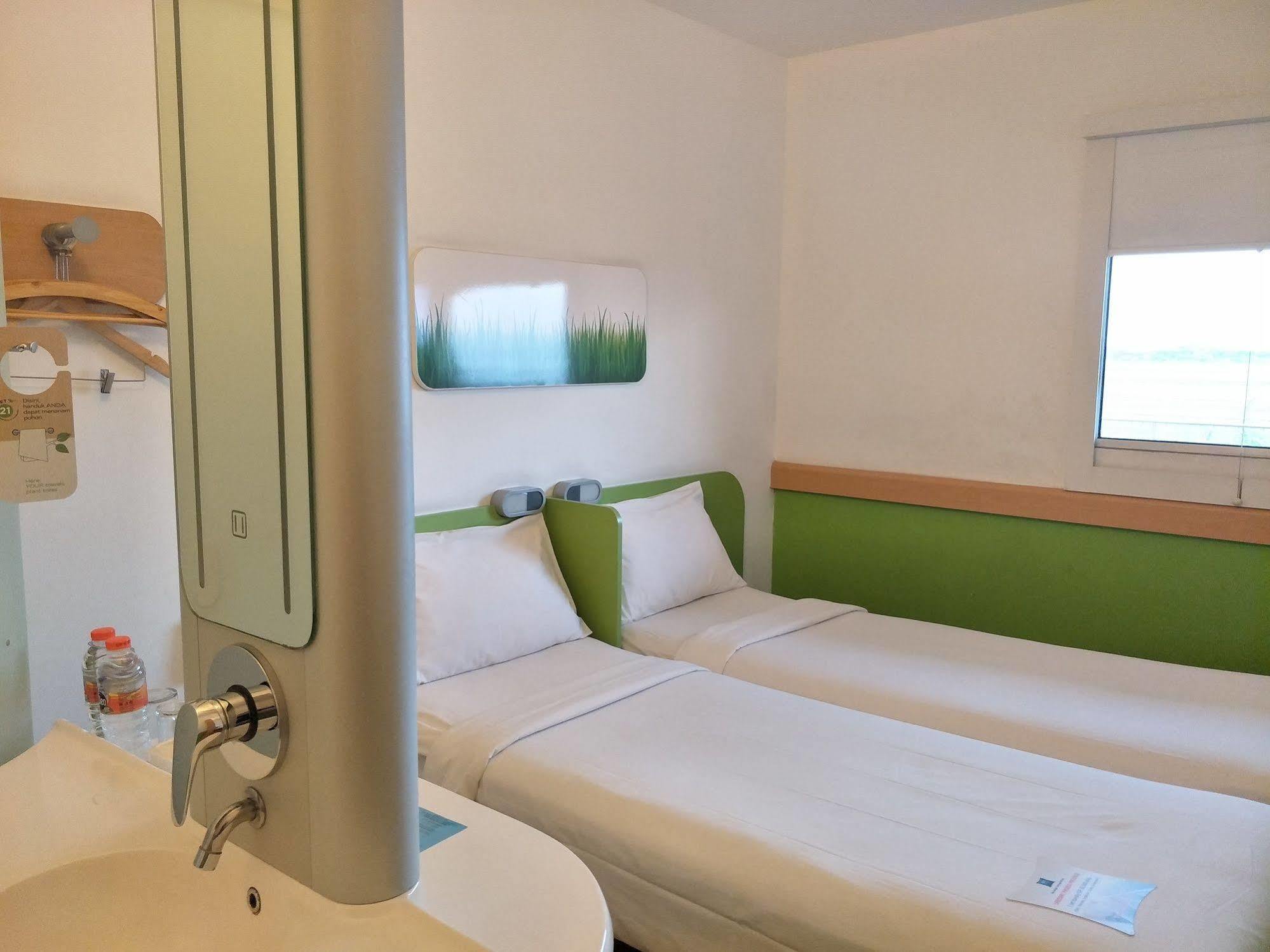 Cordia Hotel Surabaya Airport - Hotel Dalam Bandara - Formerly Ibis Budget Surabaya Airport Sidoarjo Buitenkant foto