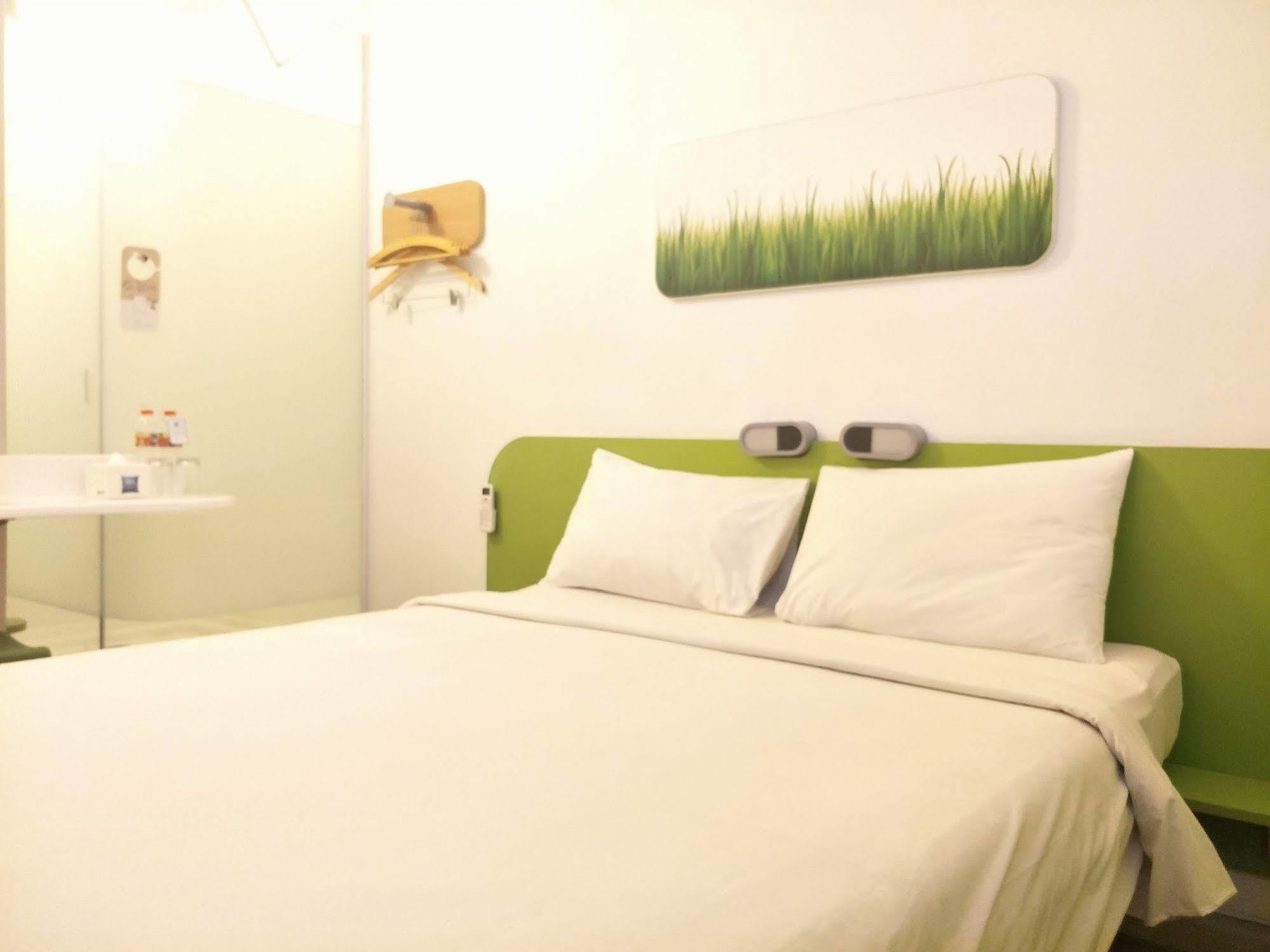 Cordia Hotel Surabaya Airport - Hotel Dalam Bandara - Formerly Ibis Budget Surabaya Airport Sidoarjo Buitenkant foto