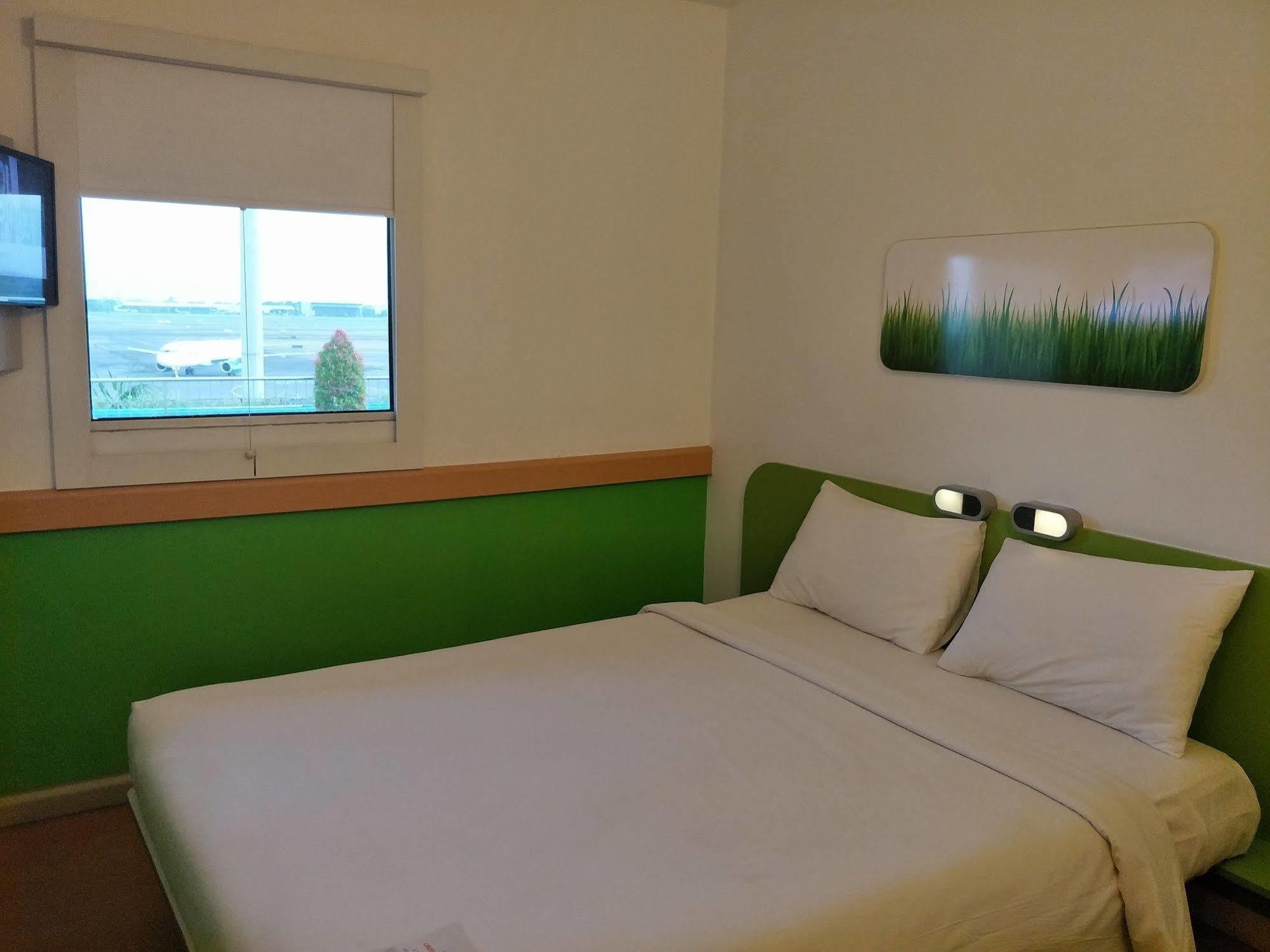Cordia Hotel Surabaya Airport - Hotel Dalam Bandara - Formerly Ibis Budget Surabaya Airport Sidoarjo Buitenkant foto