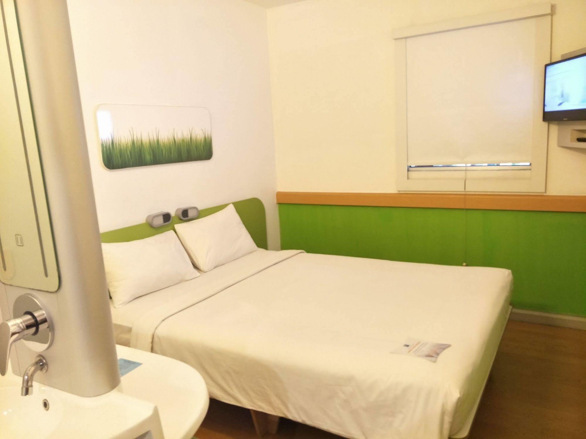 Cordia Hotel Surabaya Airport - Hotel Dalam Bandara - Formerly Ibis Budget Surabaya Airport Sidoarjo Buitenkant foto